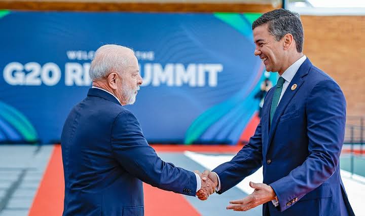 Presidente do Paraguai exige respeito após suposta espionagem da Abin